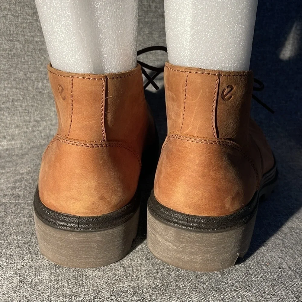 ECCO Grainer Chukka Boot. NEW